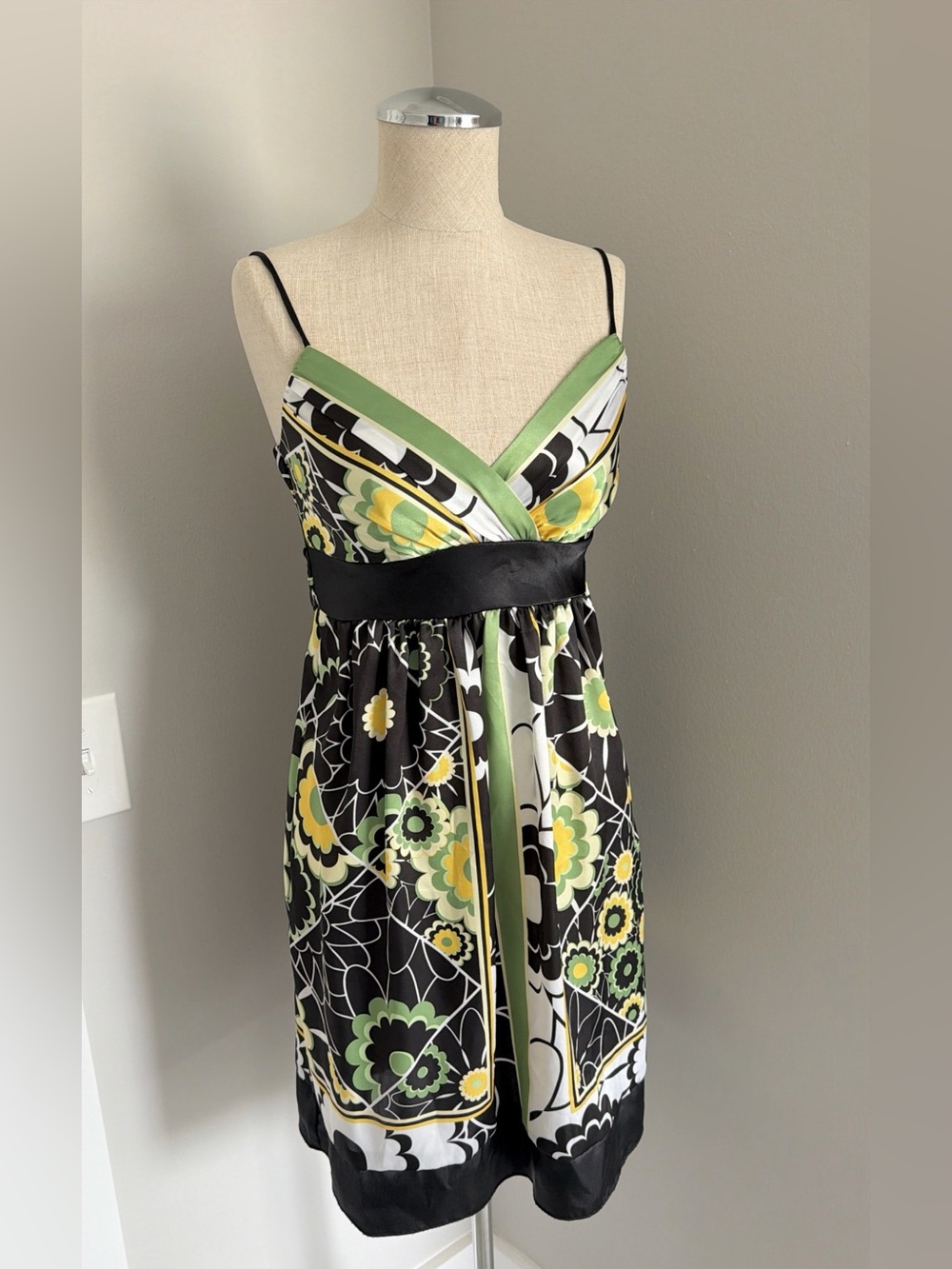 2000s Teeze Me Black Green Print Satin V-Neck Strappy Empire Knee Dress Junior 3